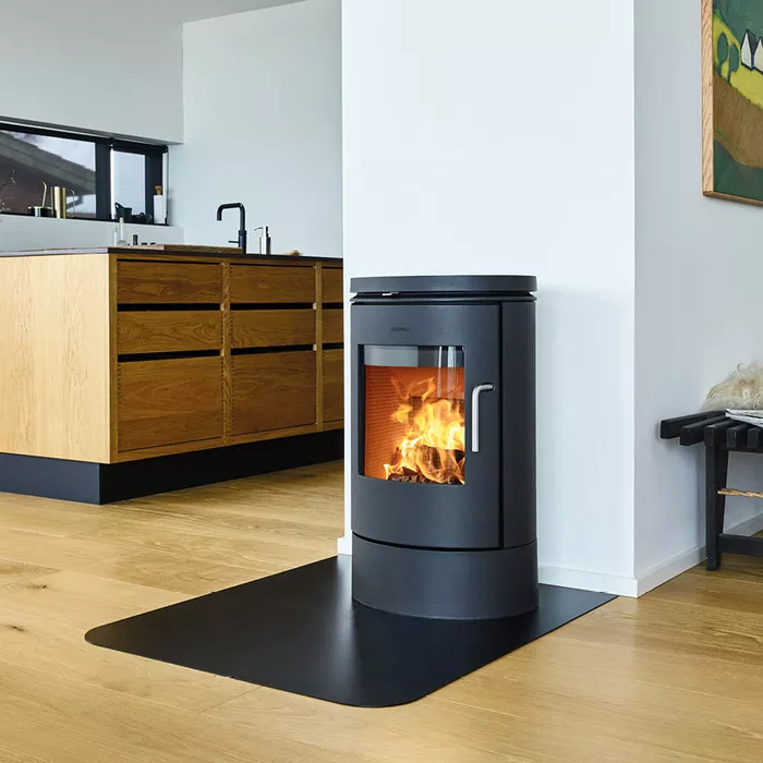 Cast iron stove Morso 6140 on base. Photo 2