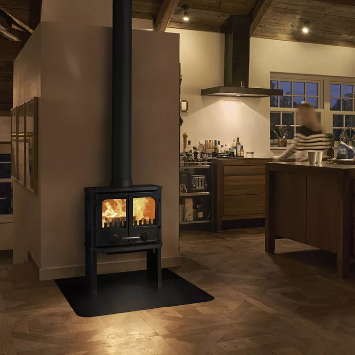 Cast Iron Stove Morso 2140 on wide legs. Photo 7
