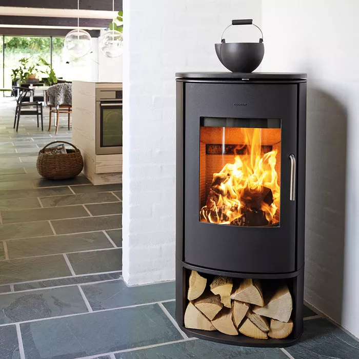 Cast iron stove Morso 8143 with wood storage box. Photo 3